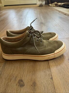 Tommy Bahama Casual Olive Green Suede Lace-Up Men's Sneakers